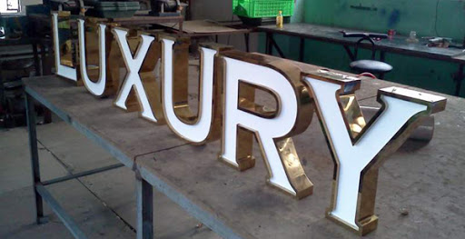 Chữ inox lồng mica